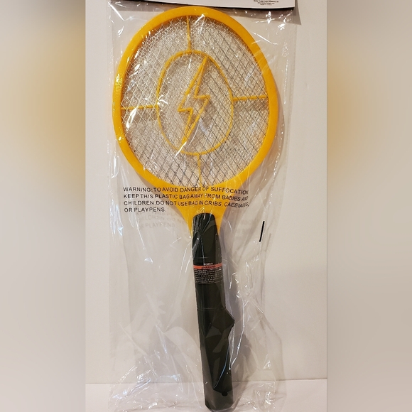 Electronic Fly Swatter Zap Them Bugs!! Yellow Handheld Bug Zapper - Picture 2 of 2